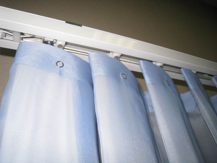 Карнизы для штор: фото лучших примеров в интерьере