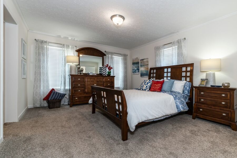 Коричневая спальня