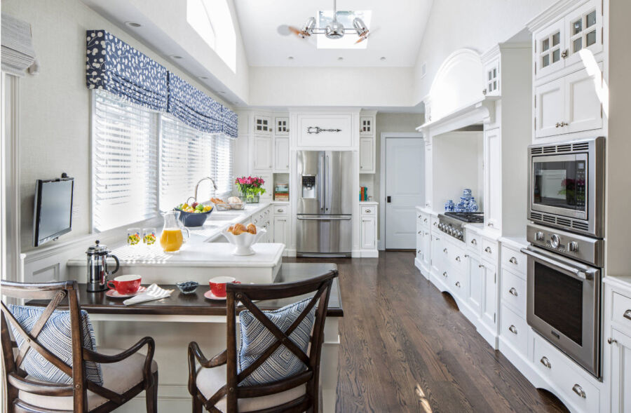 Новинки штор для кухни 2023 года - фото стильных современных штор, модный актуальный дизайн штор для кухни в текущем году