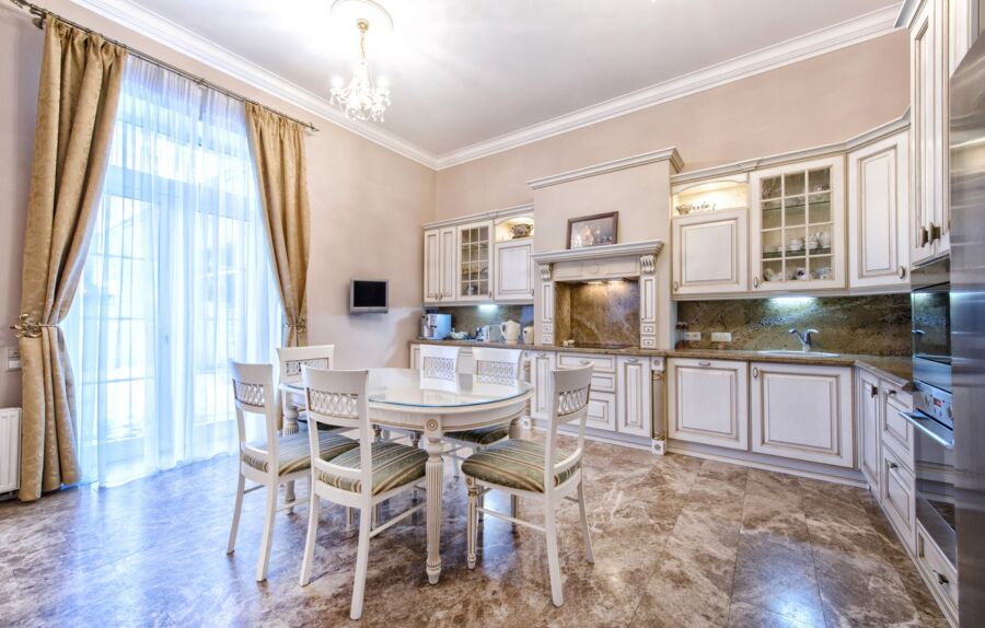 Занавески на кухню - новинка современных коротких и длинных модных кухонных занавесок