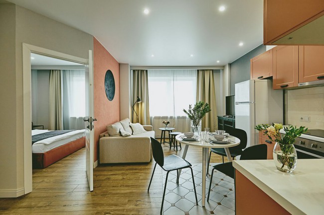 Шторы на кухню: фото самых стильных фасонов, модные цвета и узоры, советы по выбору