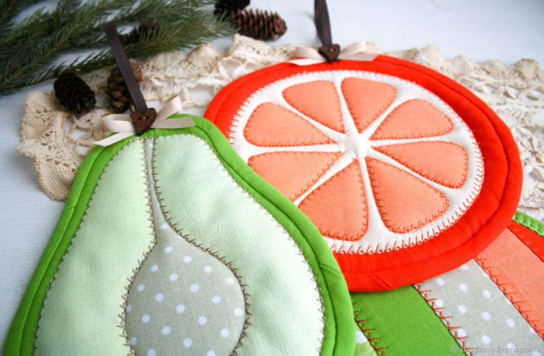 Прихватки своими руками: пошаговый мастер-класс по выкройке прихваток для кухни из ткани