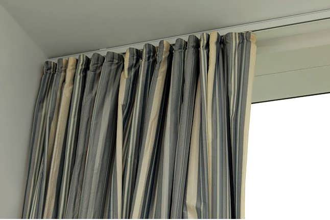 Струнные карнизы для штор