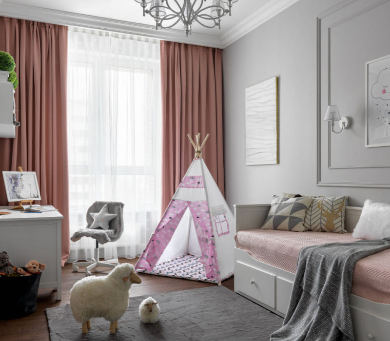 Оформление окна в гостиной шторами в современном стиле: дизайн большого и маленького окна