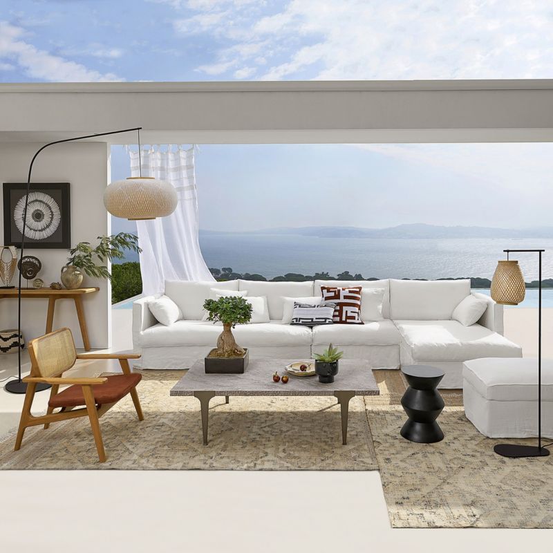 Оформление окна в гостиной шторами в современном стиле: дизайн большого и маленького окна