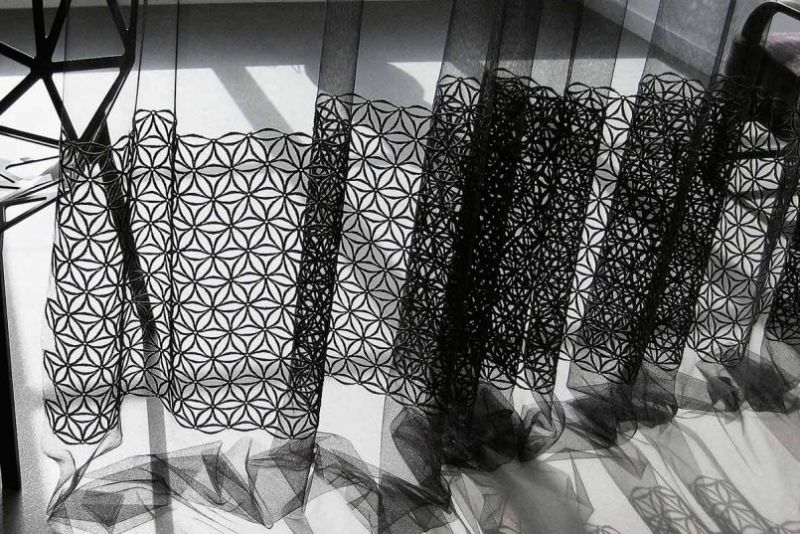 Тюль в гостиную: новинки красивого дизайна для зала