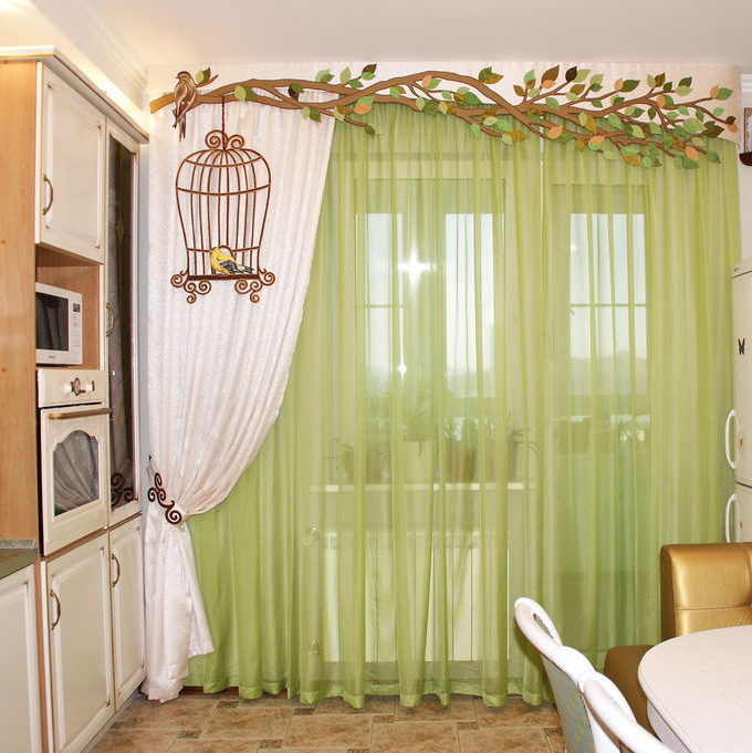 Необычные легкие шторы на кухню