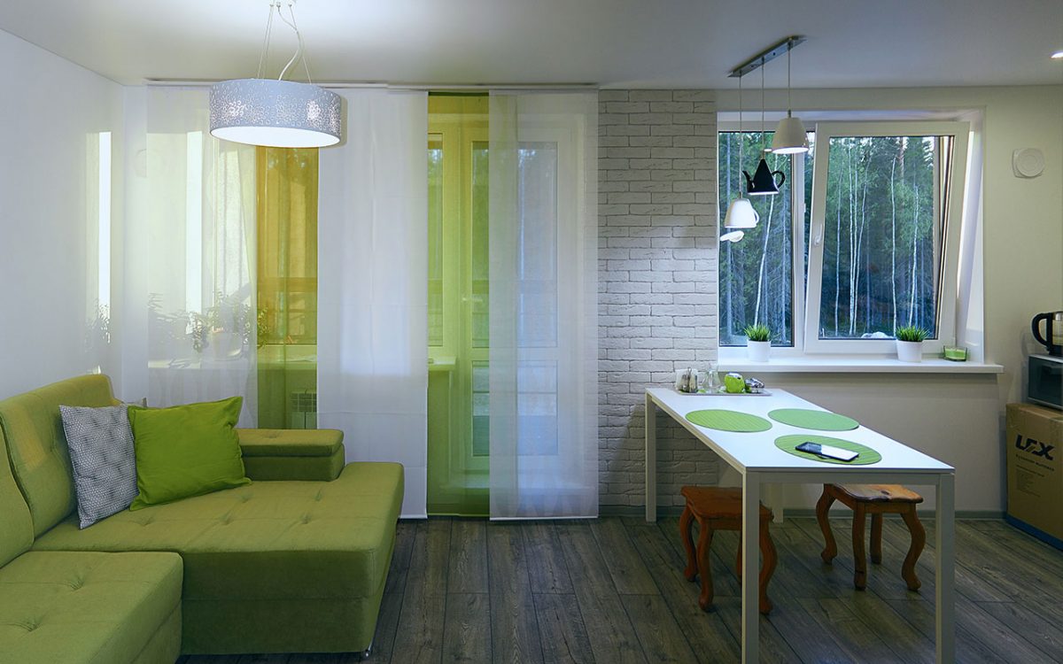 Зеленые и белые шторы на балконной двери