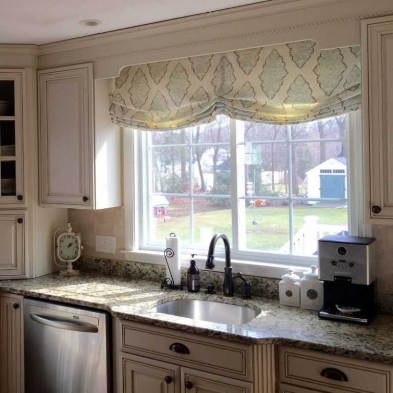 Безрамные жалюзи на кухню