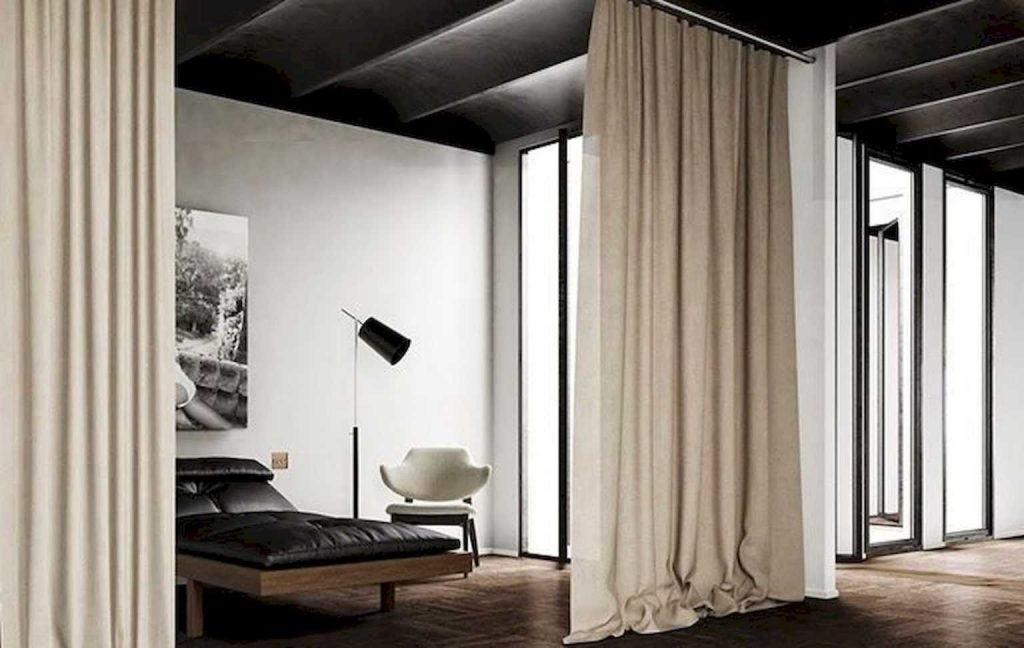 Занавески на дверной проем: декоративные, на магнитах от комаров, фото