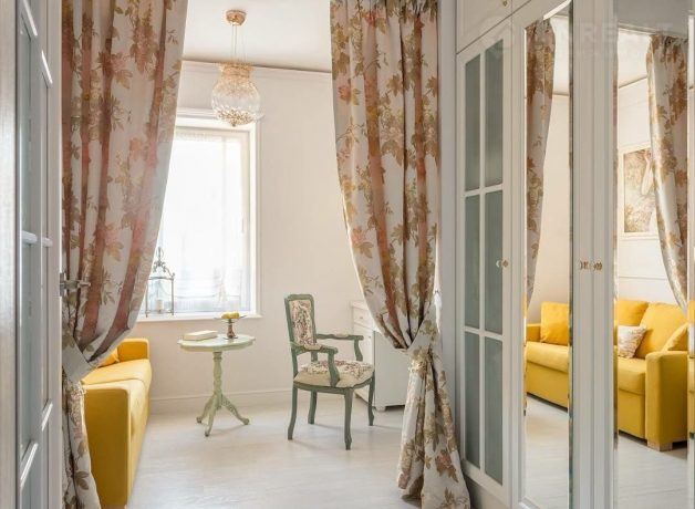 Занавески на дверной проем: декоративные, на магнитах от комаров, фото