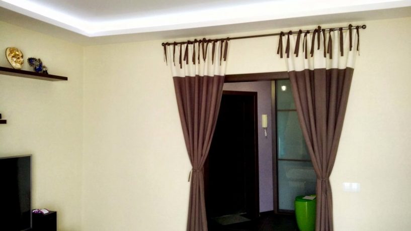 Занавески на дверной проем: декоративные, на магнитах от комаров, фото