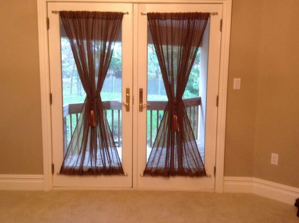 Занавески на дверной проем: декоративные, на магнитах от комаров, фото