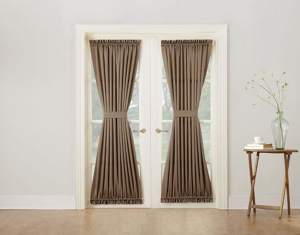 Занавески на дверной проем: декоративные, на магнитах от комаров, фото