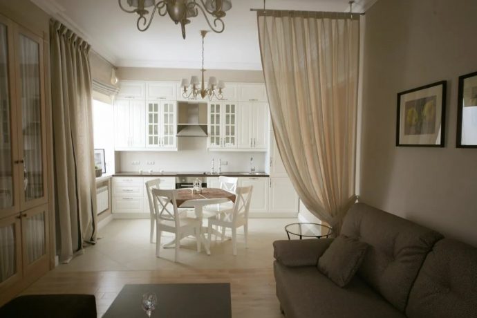 Занавески на дверной проем: декоративные, на магнитах от комаров, фото