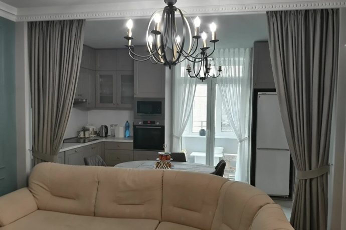 Занавески на дверной проем: декоративные, на магнитах от комаров, фото