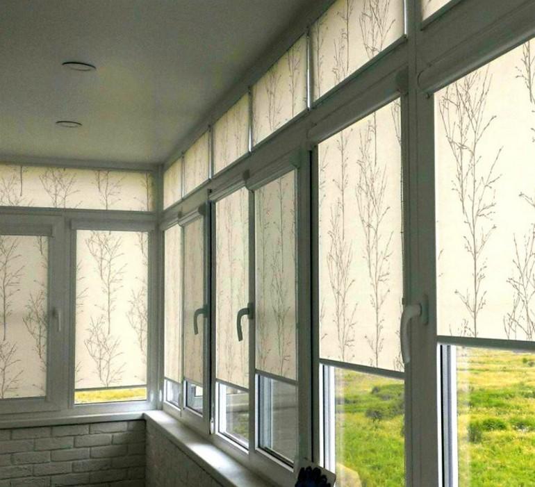 рулонные шторы на балкон