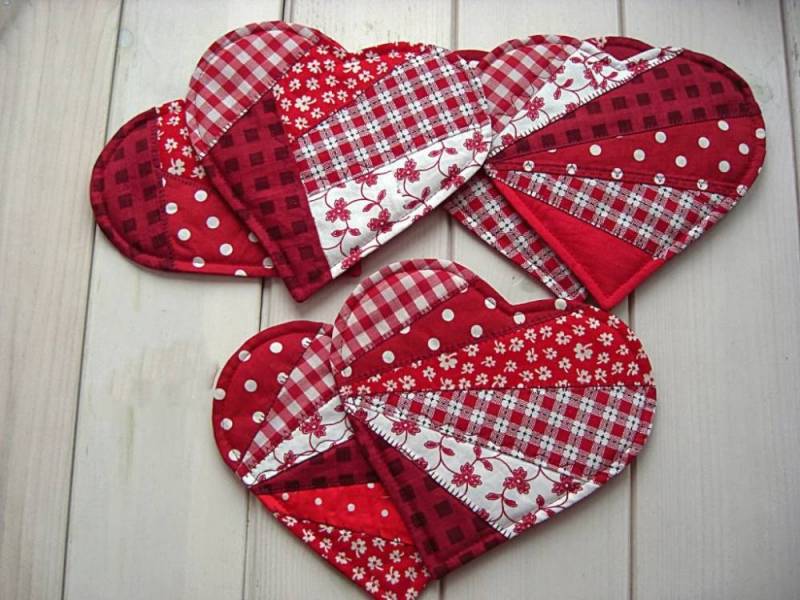 Прихватки своими руками: схемы с выкройками + мастер-класс, как сшить из лоскутов ткани в стиле пэчворк удобную прихватку в виде варежки