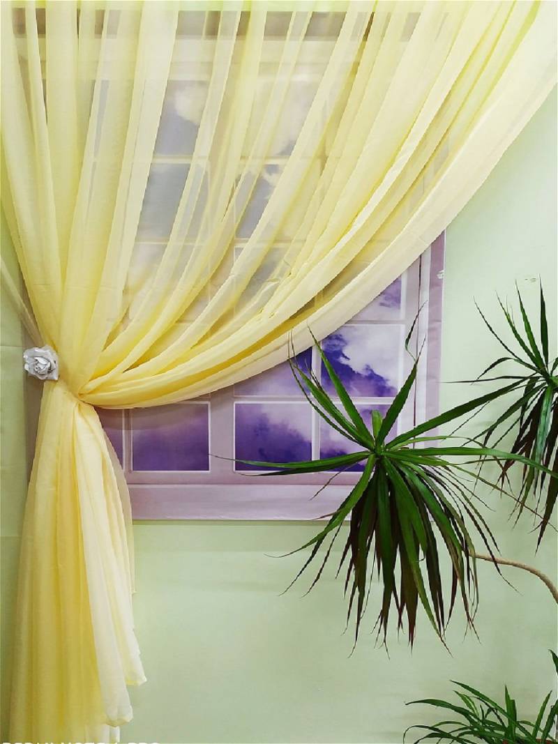 Шторы на балкон - современные варианты на раздвижные окна, выбор тюля, гардин, жалюзи, римских и рулонных штор