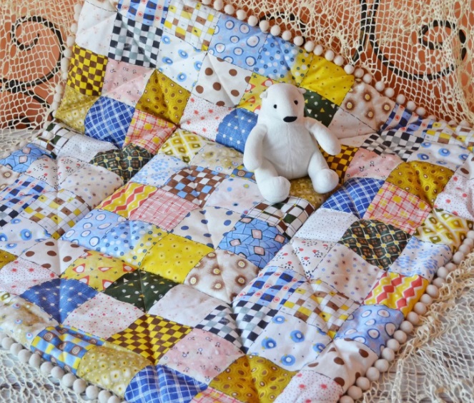 Как сшить одеяло для ребенка в стиле пэчворк своими руками: выбор декора, схемы для начинающих, пошаговая инструкция