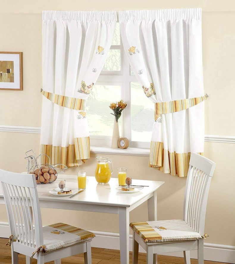 Шторы на кухню: фото самых стильных фасонов, модные цвета и узоры, советы по выбору