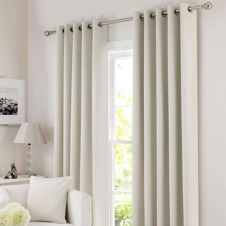 Шторы на люверсах в современном интерьере