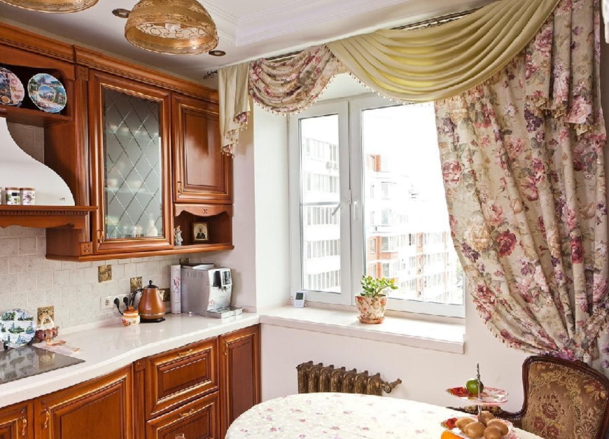Ассиметричные шторы для кухни