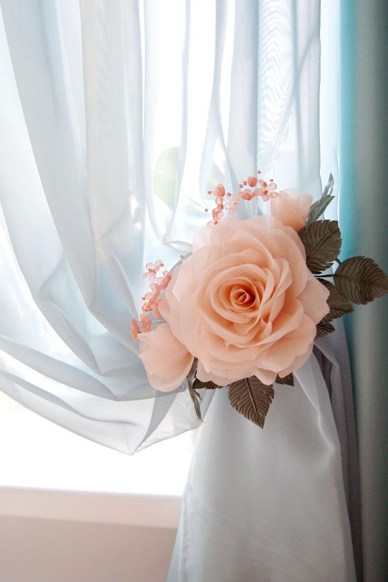 Прихваты для штор – практичный и стильный аксессуар в современном интерьере, оригинальные держатели: разновидности и стилевые решения