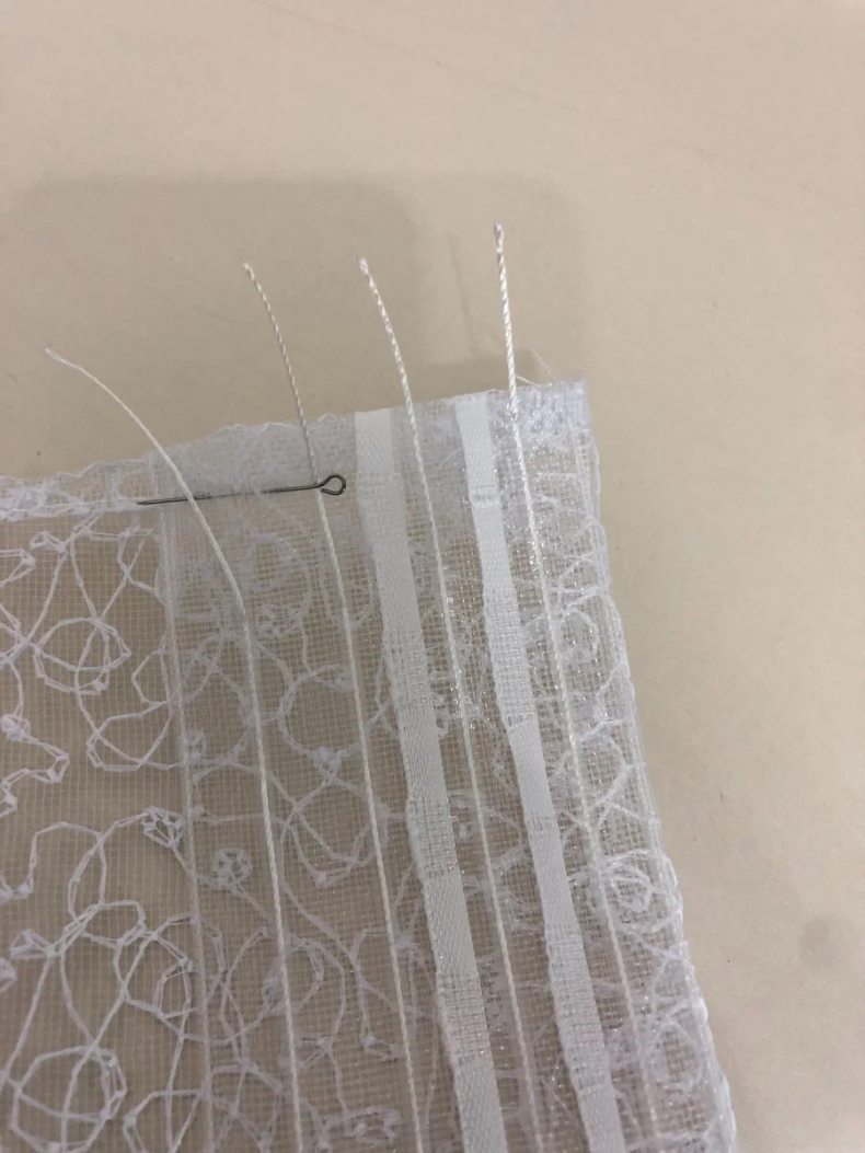 Как правильно пришить широкую и узкую шторную ленту к тюлю, шторам, портьере: пошаговая инструкция, советы, фото, видео