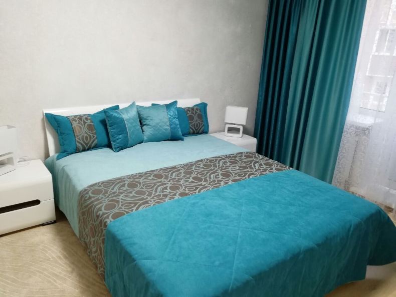 Бирюзовый цвет в интерьере: сочетания с другими цветами, идеи оформления для гостиной, спальни, кухни