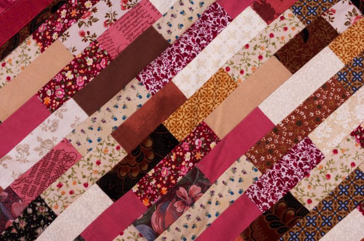 Лоскутное покрывало своими руками для начинающих: как легко сшить красивую вещь?