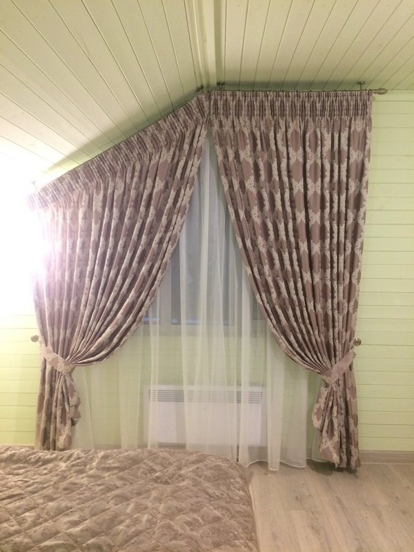 Гардины на скошенные окна своими руками