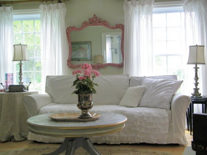 Шторы с крупными цветами в интерьере