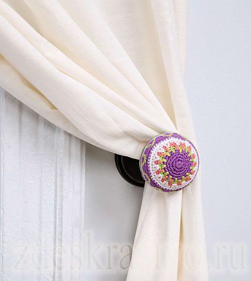 Прихваты для штор – практичный и стильный аксессуар в современном интерьере, оригинальные держатели: разновидности и стилевые решения