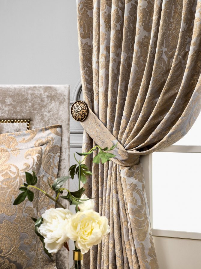 Прихваты для штор – практичный и стильный аксессуар в современном интерьере, оригинальные держатели: разновидности и стилевые решения