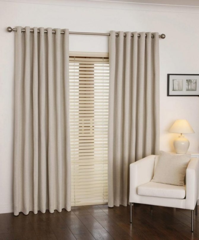 Молочные шторы - фото примеров использования в оформлении дизайна интерьера