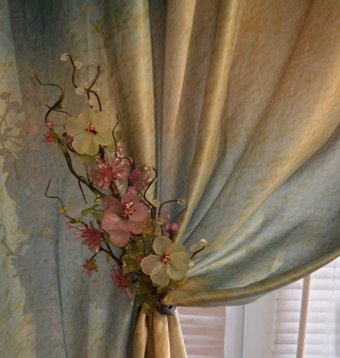 Подхваты для штор: фото в интерьере, как сшить своими руками, выкройки