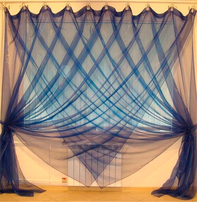 Как повесить шторы и тюль на шторной ленте на крючки со складками