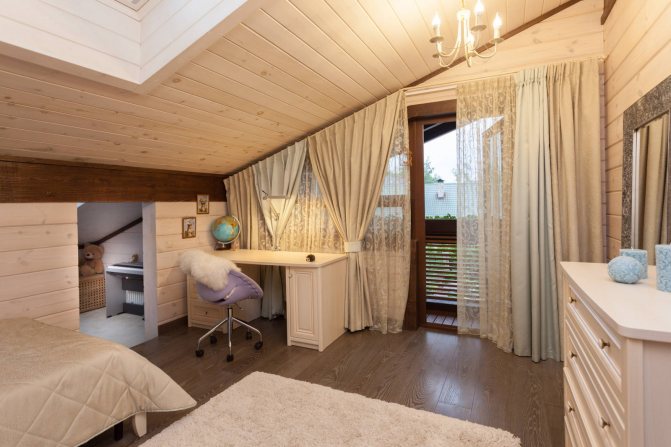 Гардины на скошенные окна своими руками