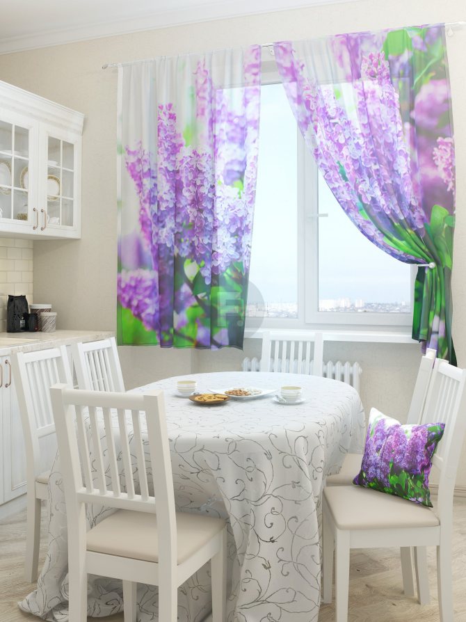 Шторы с крупными цветами в интерьере