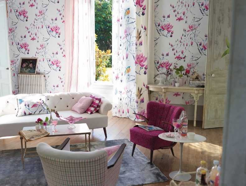 Шторы с крупными цветами в интерьере