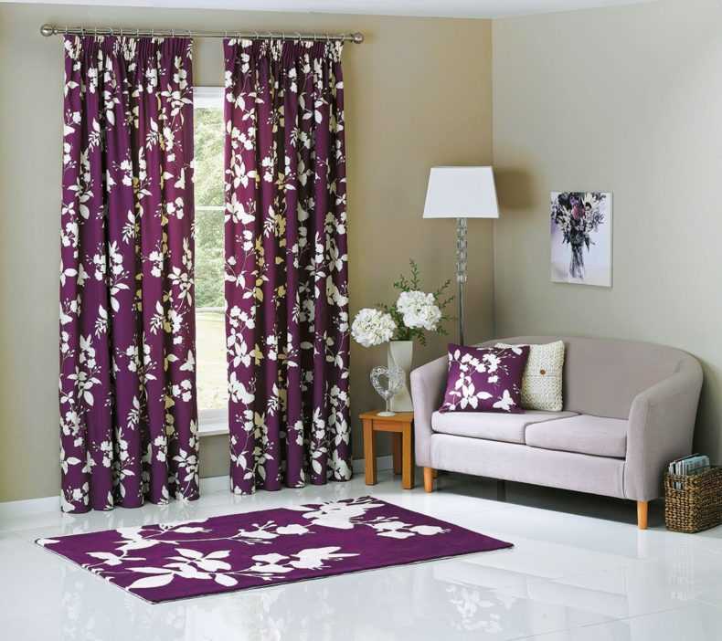 Шторы с крупными цветами в интерьере
