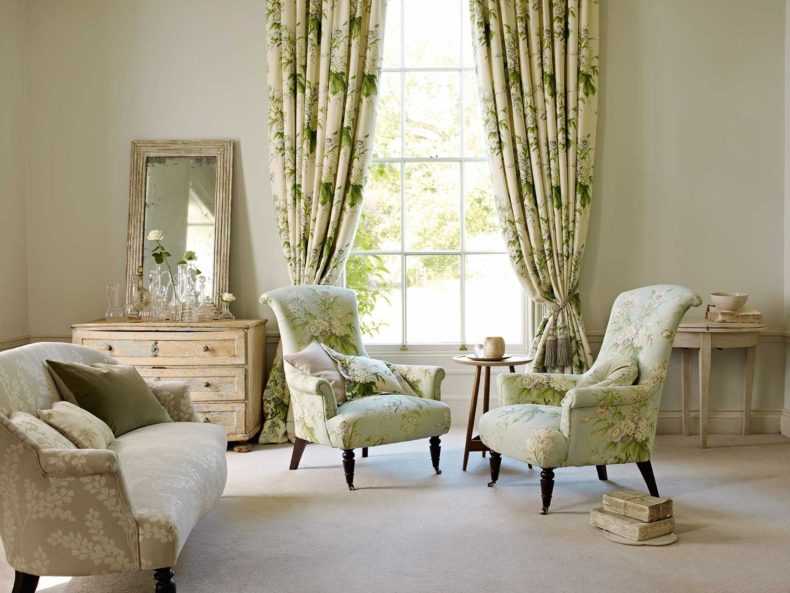 Шторы с крупными цветами в интерьере