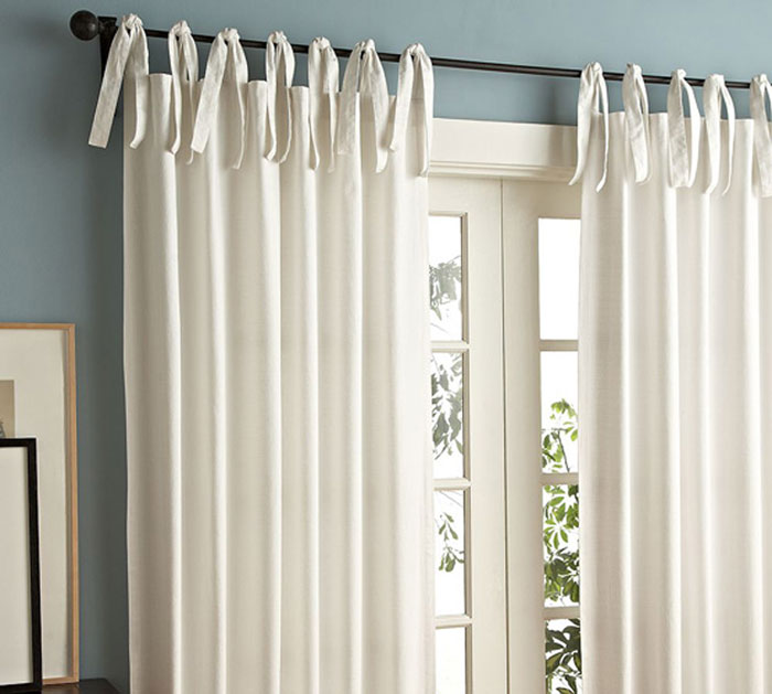 Тип крепления на липучках придаст романтичного настроения и сделает помещение еще более уютным. Но обратите внимание, что длинные завязки лучше смотрятся, чем короткие