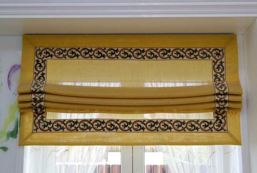 Шторы к желтым обоям какой цвет подойдет в спальню, гостиную