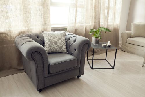 Светлые шторы в бежевых тонах