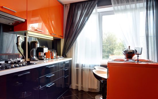 Черные шторы на кухню