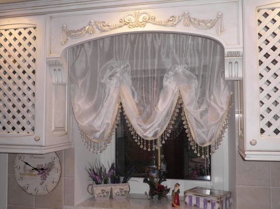 krasivye-shtory-na-kuhnyu_8