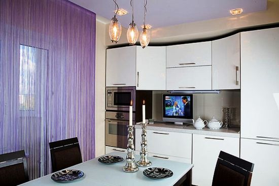 Нитяные шторы на кухне