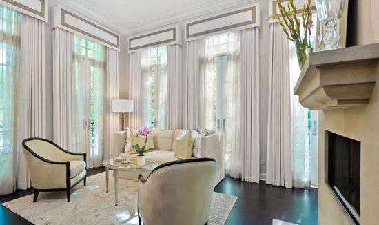 oformlenie-gostinoj-shtorami_4